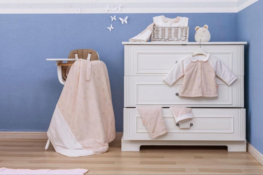 how to organize newborn dresser